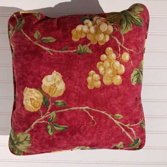 WAVERLY Throw Pillows Mistral Red Yellow Fruit Grapes Pillow Pair Vintage 17 in - Picture 4 of 8